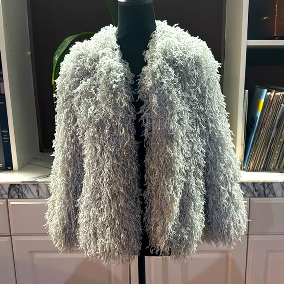 I’m In Love Zara Size Small Faux Feather Jacket - Picture 1 of 2
